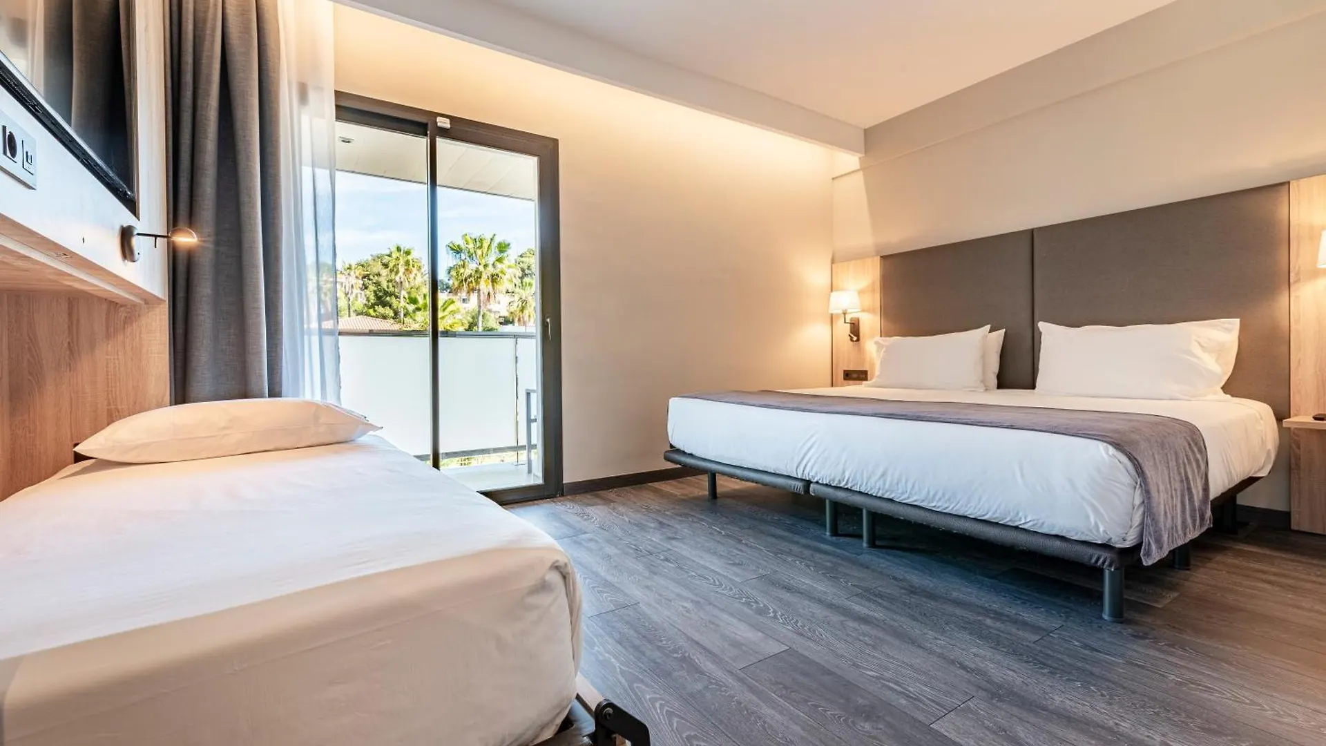 ****  Hotel Astari Tarragona España
